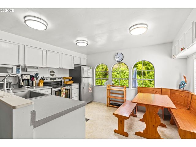 4835 GLORIA GAYLE Way, Florence, OR 97439