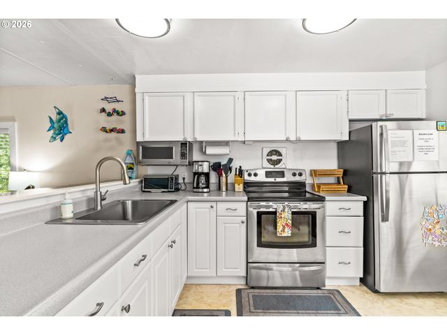 4835 GLORIA GAYLE Way, Florence, OR 97439