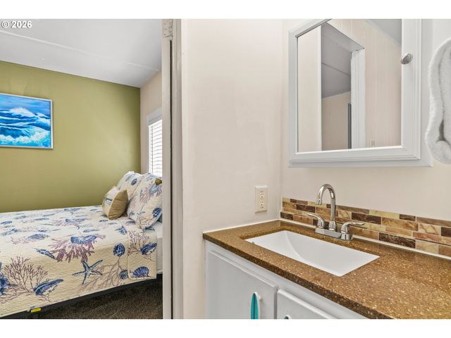 4835 GLORIA GAYLE Way, Florence, OR 97439