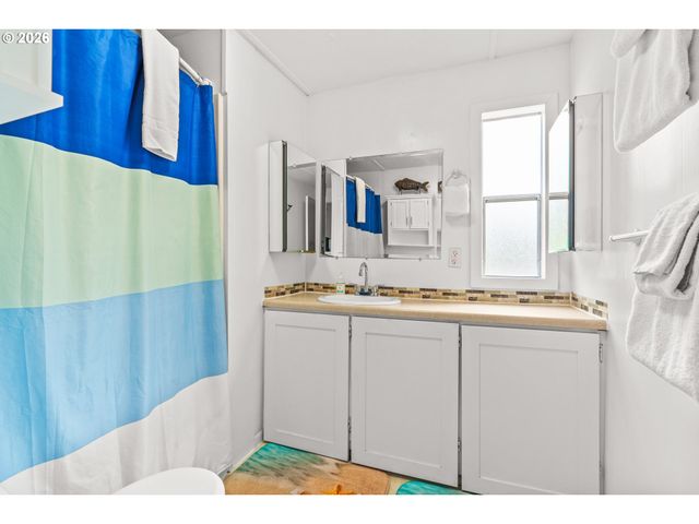 4835 GLORIA GAYLE Way, Florence, OR 97439