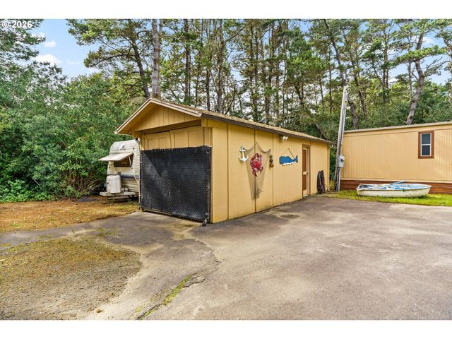 4835 GLORIA GAYLE Way, Florence, OR 97439