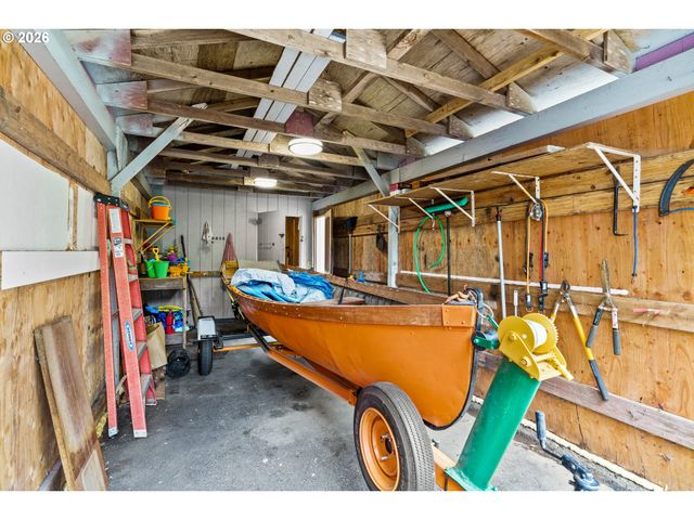 4835 GLORIA GAYLE Way, Florence, OR 97439