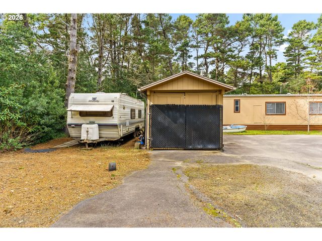 4835 GLORIA GAYLE Way, Florence, OR 97439