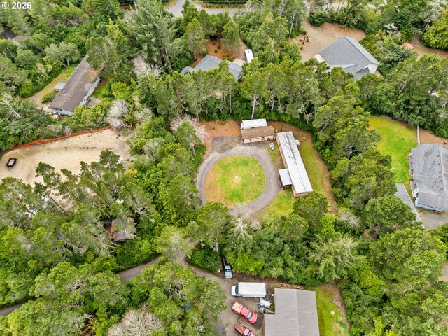 4835 GLORIA GAYLE Way, Florence, OR 97439