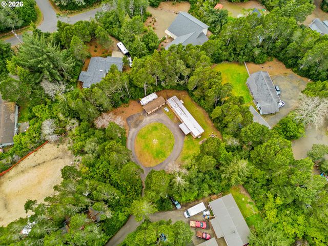 4835 GLORIA GAYLE Way, Florence, OR 97439