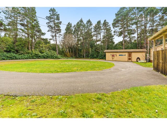 4835 GLORIA GAYLE Way, Florence, OR 97439