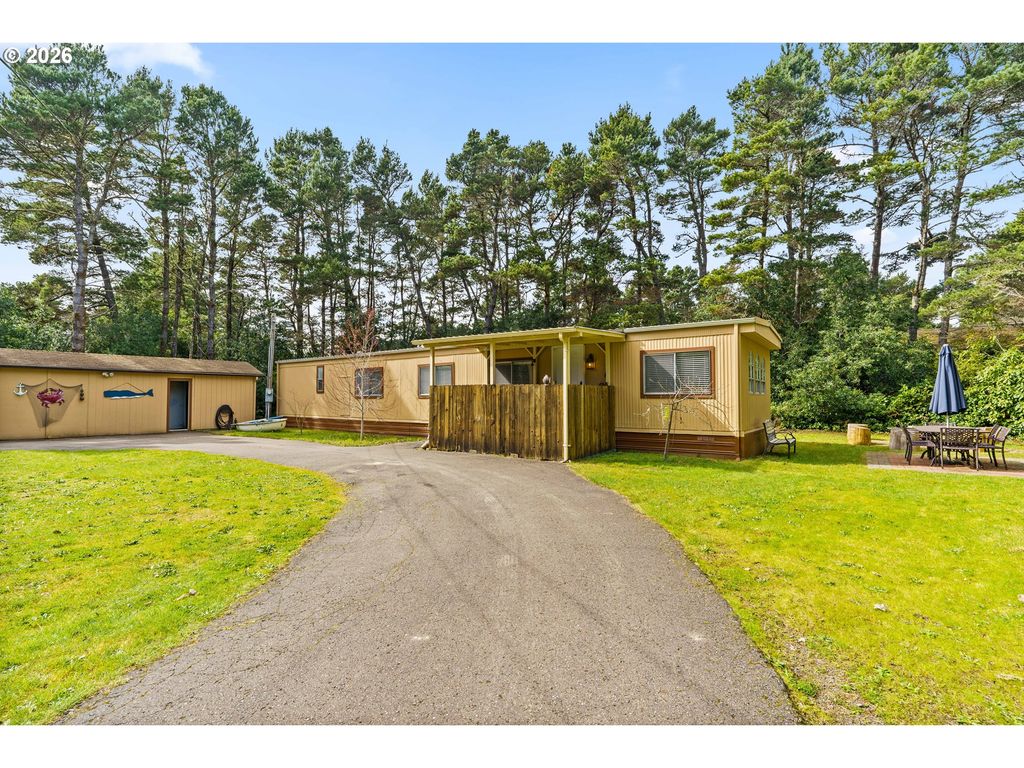 4835 GLORIA GAYLE Way, Florence, OR 97439