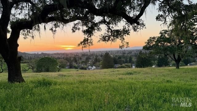 4808 Foxglove Ct, Santa Rosa, CA 95405