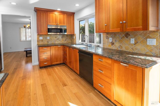 4808 Foxglove Ct, Santa Rosa, CA 95405