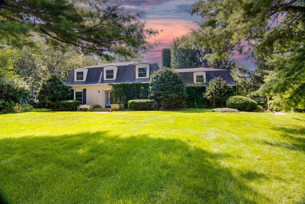 201 Cary Algonquin Road, Trout Valley, IL 60013