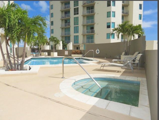 9055 SW 73rd Court 406, Miami, FL 33156