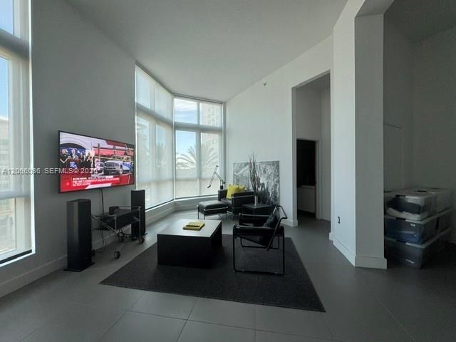 9055 SW 73rd Court 406, Miami, FL 33156