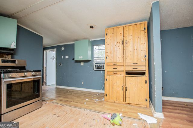 7 Garden Lake Drive, Carrollton, GA 30116