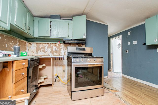 7 Garden Lake Drive, Carrollton, GA 30116