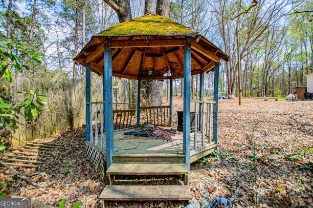 7 Garden Lake Drive, Carrollton, GA 30116