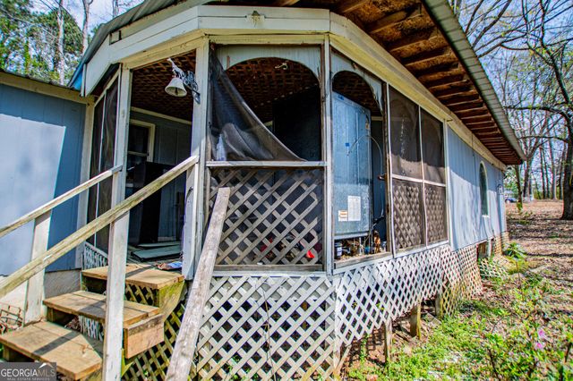 7 Garden Lake Drive, Carrollton, GA 30116