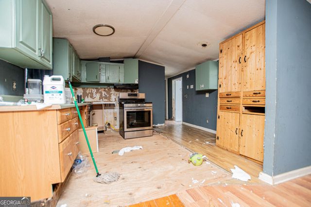 7 Garden Lake Drive, Carrollton, GA 30116