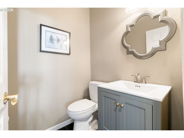 5555 SUMMIT St, West Linn, OR 97068