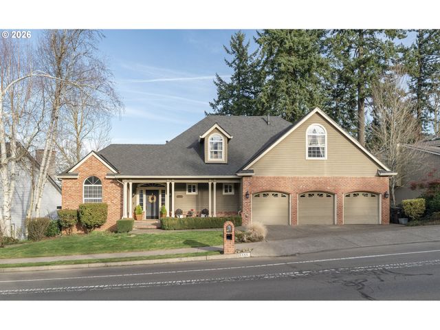 5555 SUMMIT St, West Linn, OR 97068