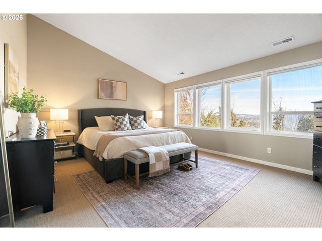 5555 SUMMIT St, West Linn, OR 97068