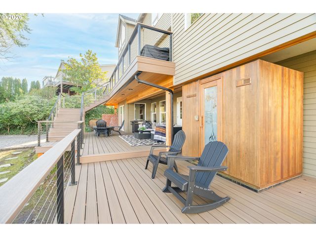 5555 SUMMIT St, West Linn, OR 97068