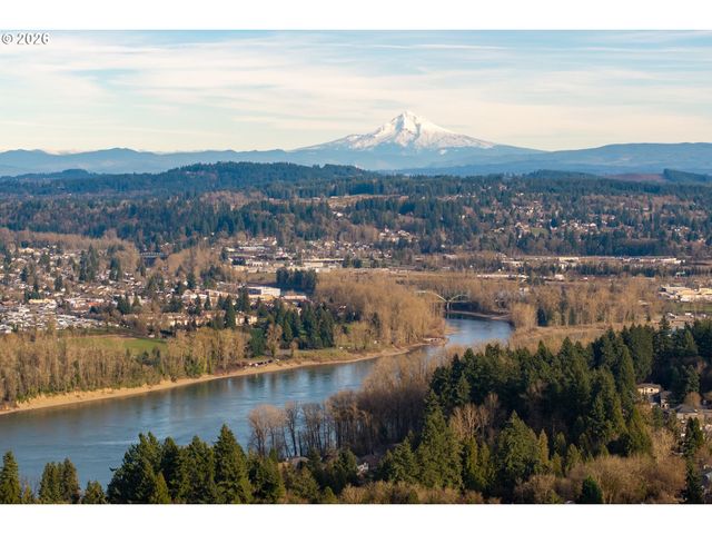 5555 SUMMIT St, West Linn, OR 97068