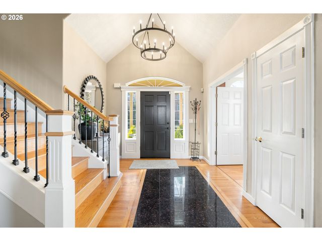 5555 SUMMIT St, West Linn, OR 97068