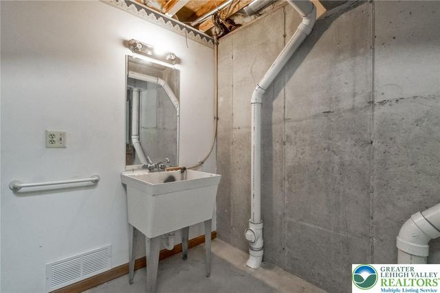 3077 Kennedy Drive, Allen Twp, PA 18067