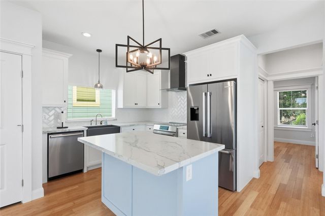 1207 32nd Street, Galveston, TX 77550