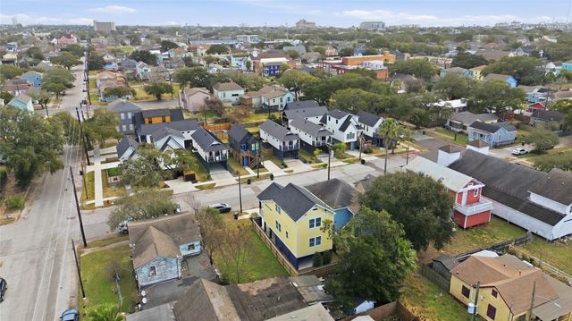 1207 32nd Street, Galveston, TX 77550