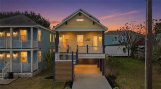 1207 32nd Street, Galveston, TX 77550