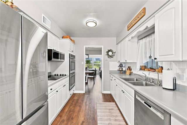 1405 HACIENDA DRIVE, Sun City Center, FL 33573
