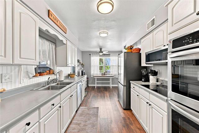 1405 HACIENDA DRIVE, Sun City Center, FL 33573