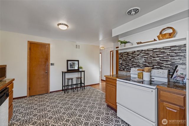 5001 S Cushman Avenue, Tacoma, WA 98408