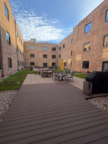 2100 N Racine Avenue 2J, Chicago, IL 60614