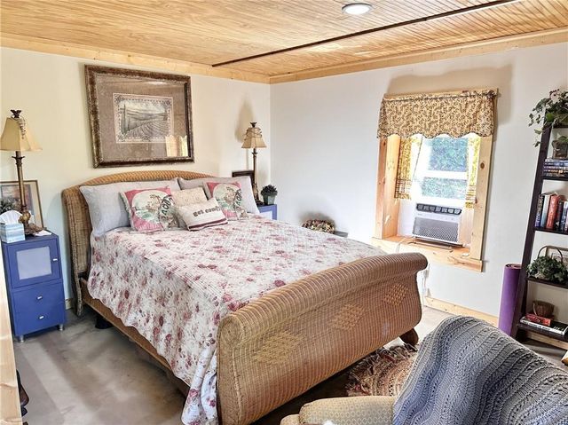 73525 E Leisure Lake Drive, Trenton, MO 64683