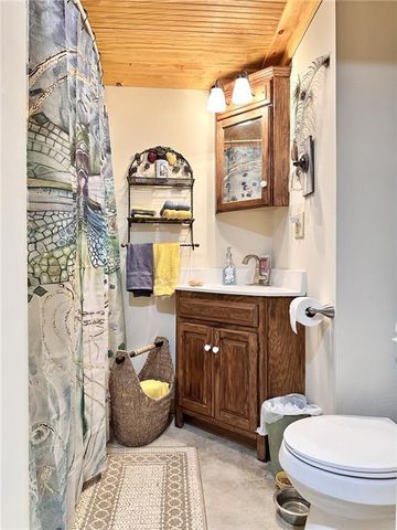 73525 E Leisure Lake Drive, Trenton, MO 64683