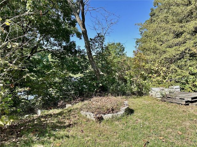 73525 E Leisure Lake Drive, Trenton, MO 64683