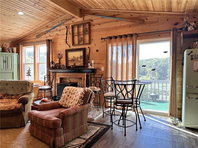 73525 E Leisure Lake Drive, Trenton, MO 64683