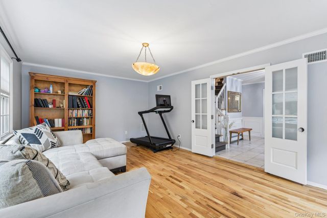 6 Pebble Hill Court, Northport, NY 11768