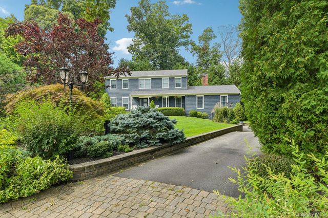 6 Pebble Hill Court, Northport, NY 11768