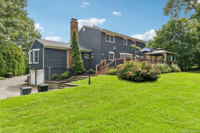 6 Pebble Hill Court, Northport, NY 11768