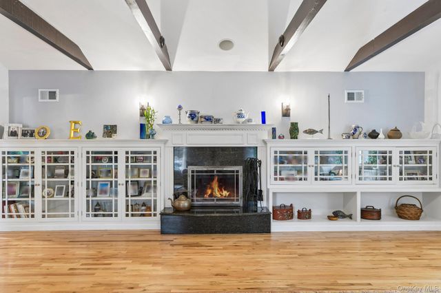 6 Pebble Hill Court, Northport, NY 11768