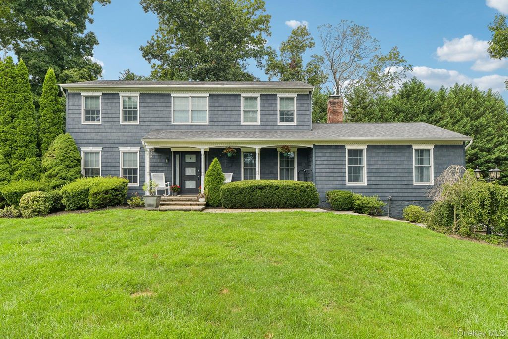 6 Pebble Hill Court, Northport, NY 11768