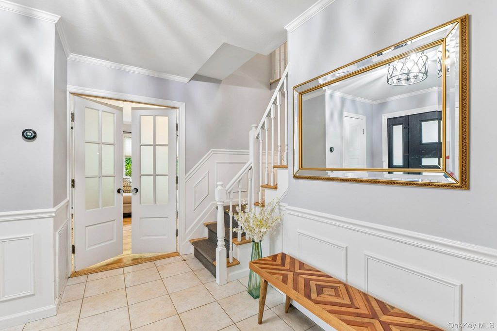 6 Pebble Hill Court, Northport, NY 11768 — photo 2