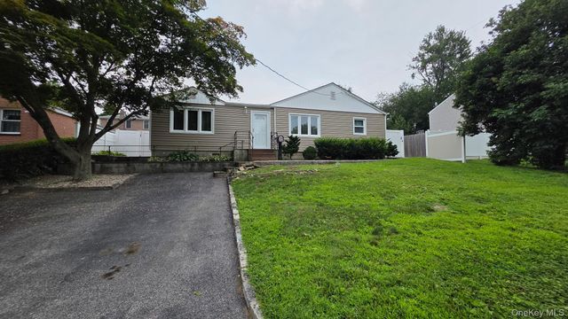 28 Roundhill Drive, Yonkers, NY 10710