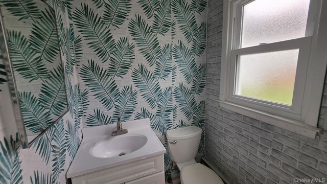28 Roundhill Drive, Yonkers, NY 10710