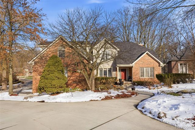 28690 Wintergreen Court, Farmington Hills, MI 48331
