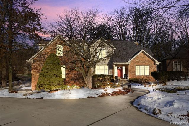 28690 Wintergreen Court, Farmington Hills, MI 48331