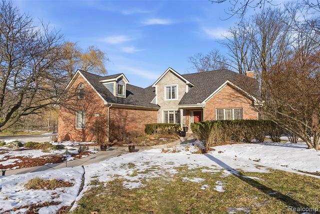 28690 Wintergreen Court, Farmington Hills, MI 48331